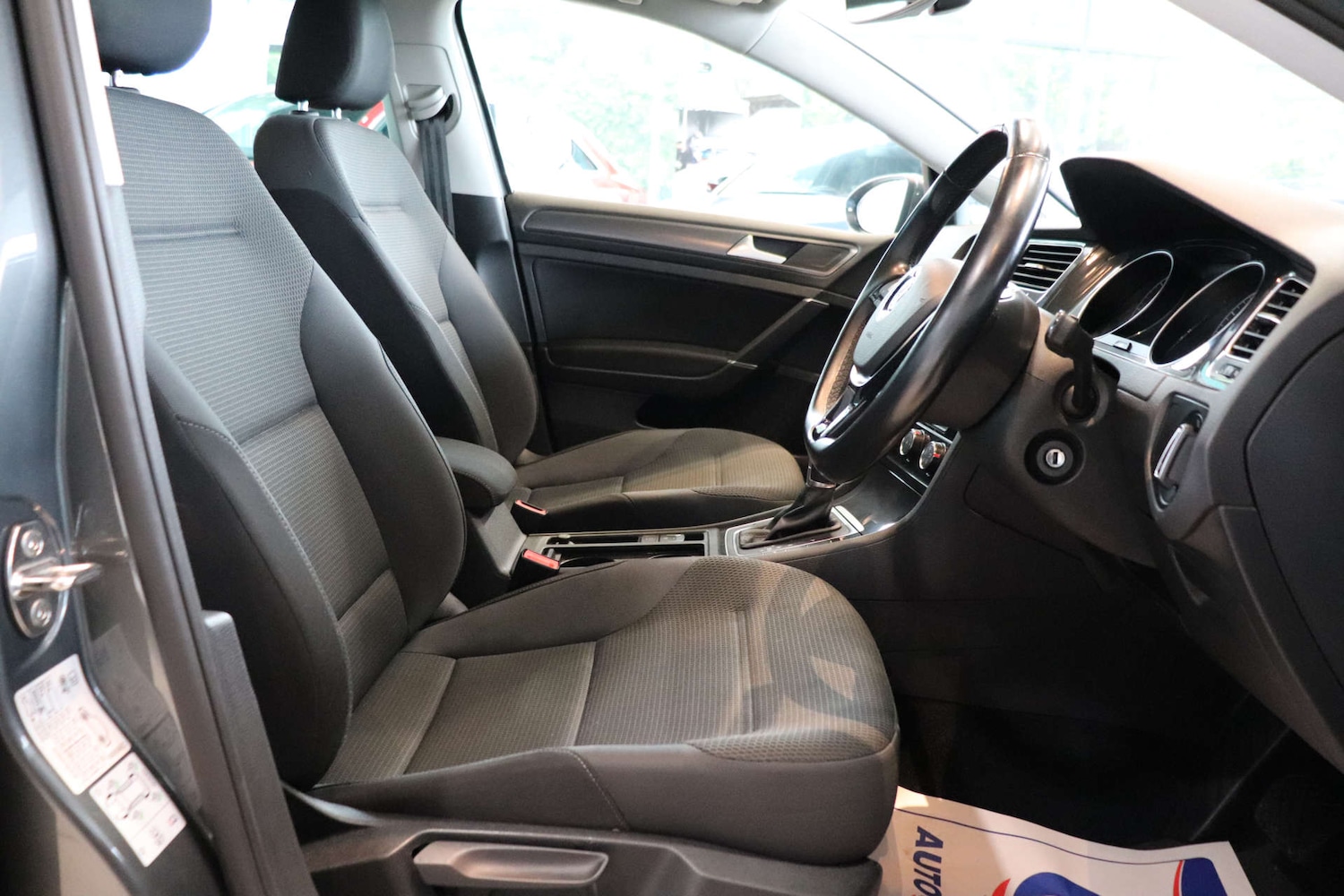Used Volkswagen Golf 2019 for sale - 76170877: Photo 19