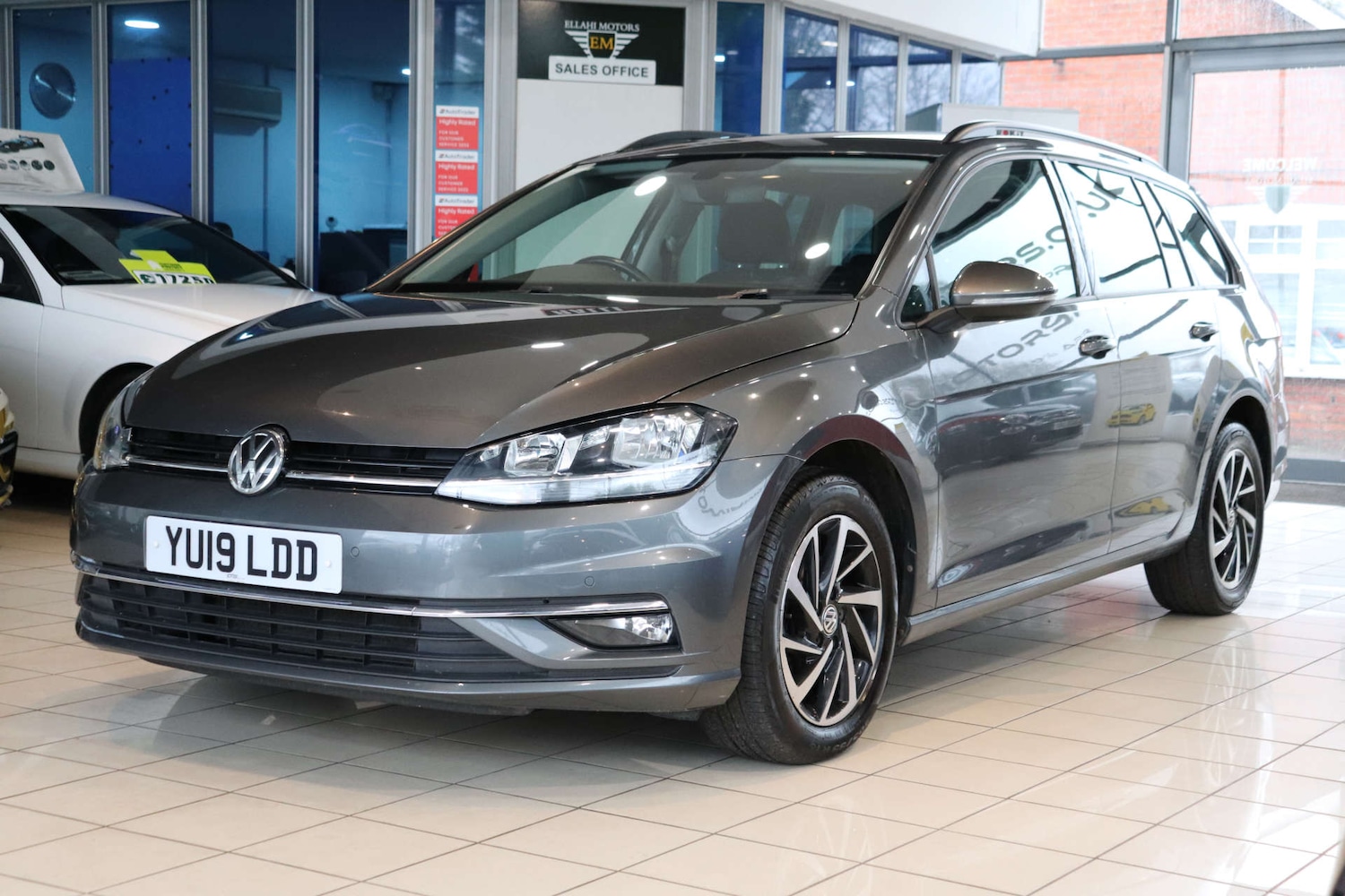 Used Volkswagen Golf 2019 for sale - 76170877: Photo 2