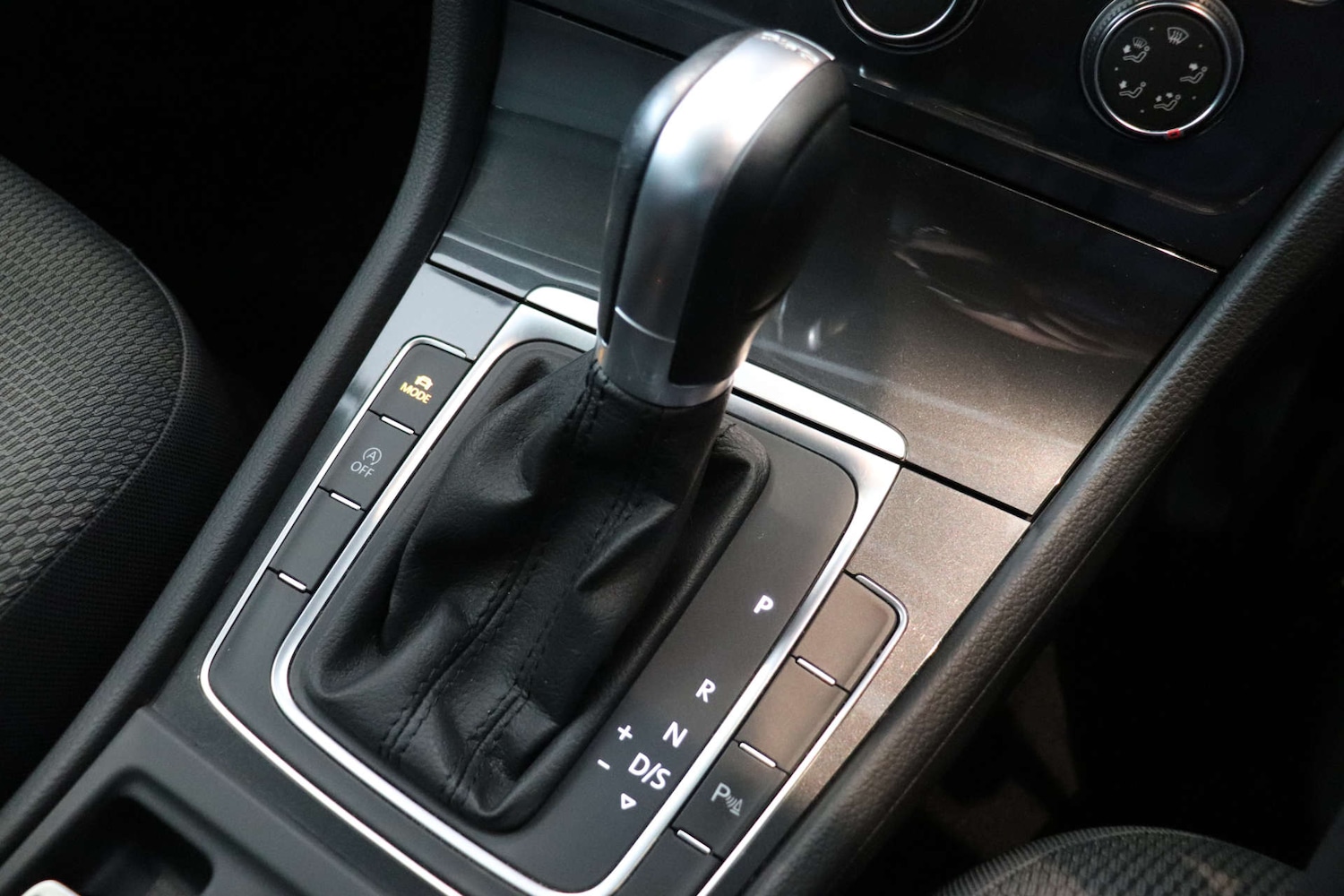 Used Volkswagen Golf 2019 for sale - 76170877: Photo 63