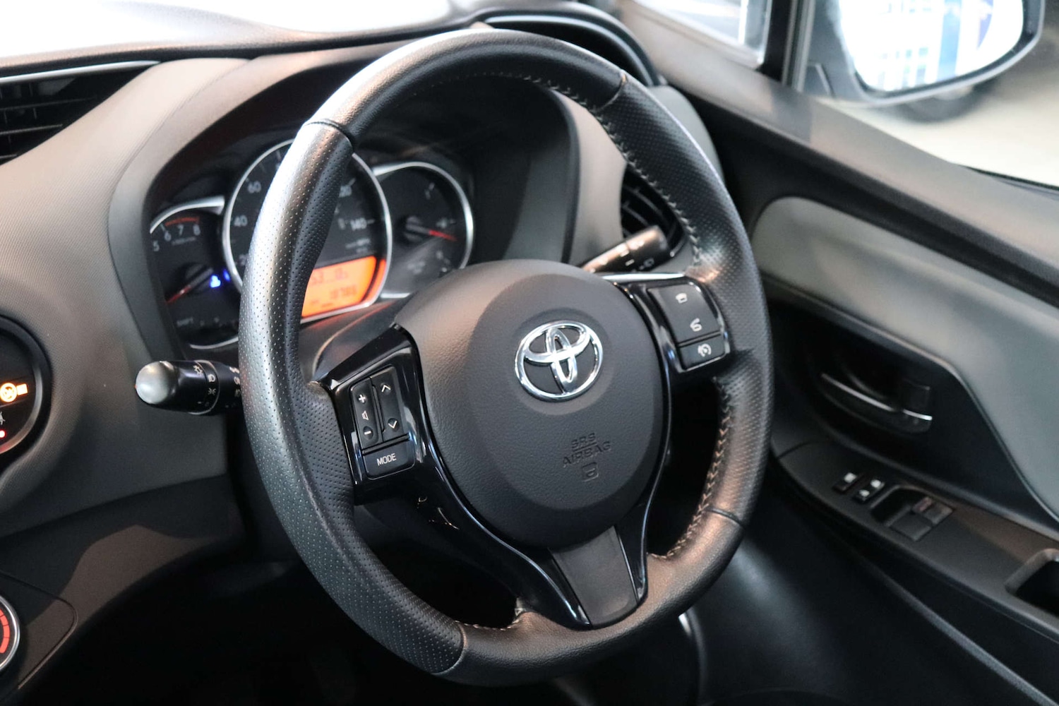Used Toyota Yaris 2016 for sale - 76493575: Photo 15