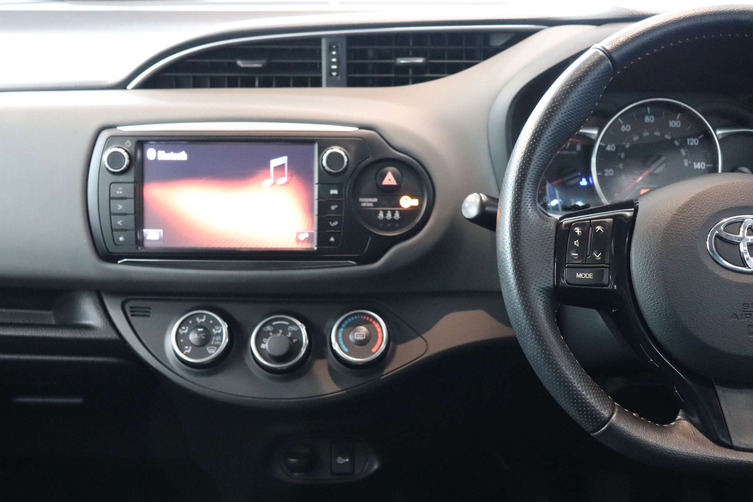 Used Toyota Yaris 2016 for sale - 76493575: Photo 16