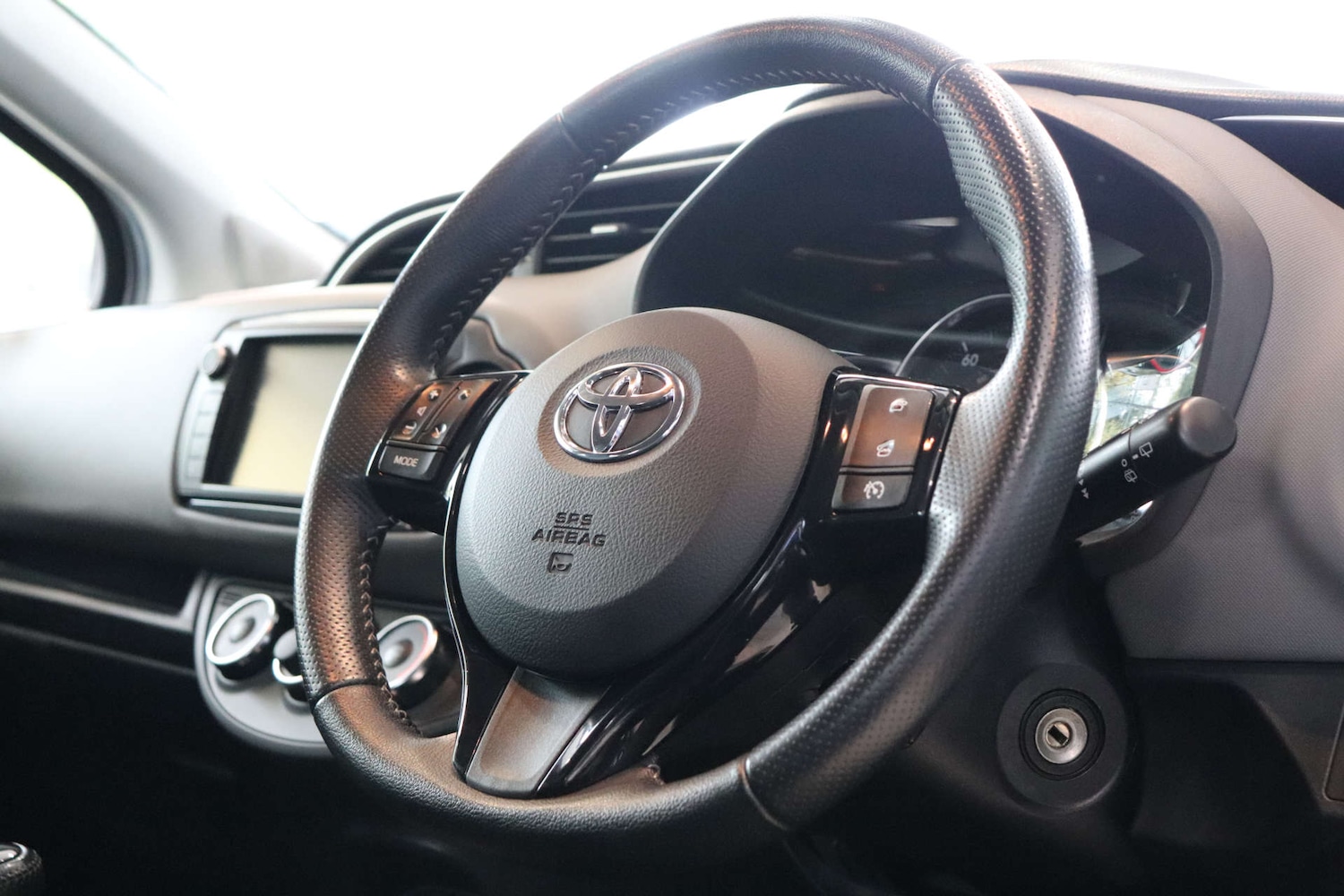 Used Toyota Yaris 2016 for sale - 76493575: Photo 19