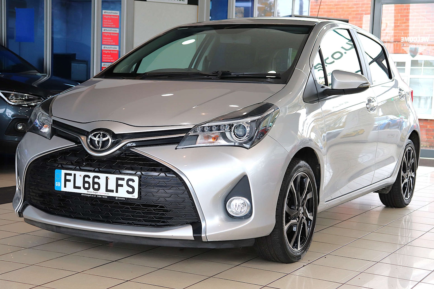 Used Toyota Yaris 2016 for sale - 76493575: Photo 2