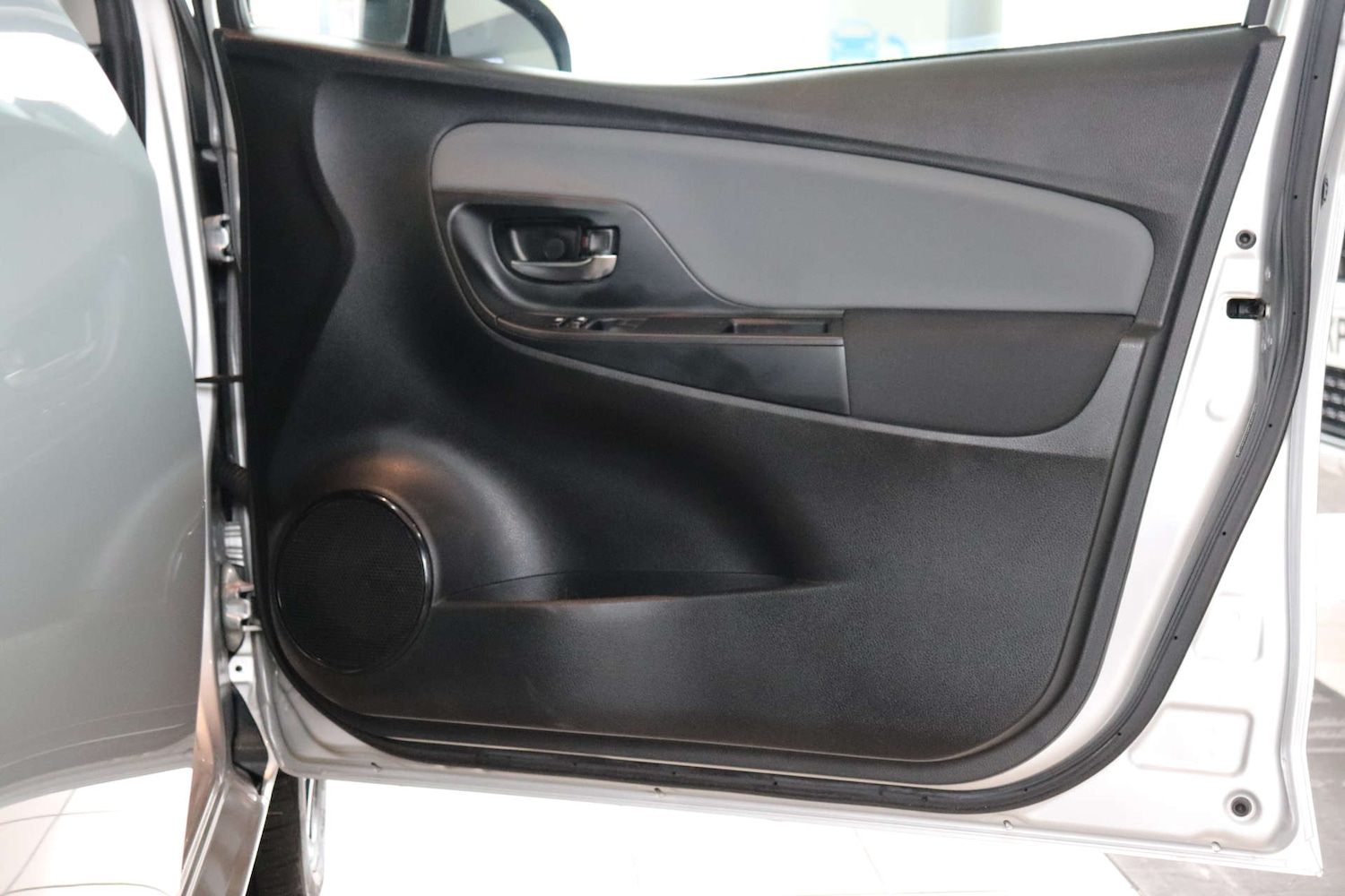 Used Toyota Yaris 2016 for sale - 76493575: Photo 28