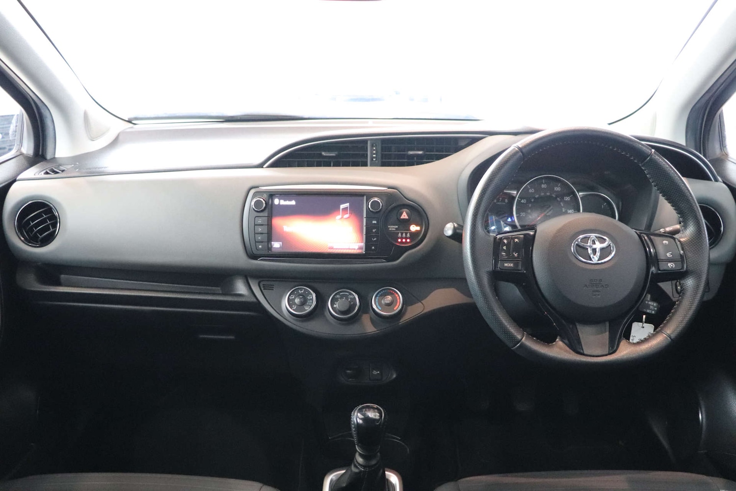 Used Toyota Yaris 2016 for sale - 76493575: Photo 3