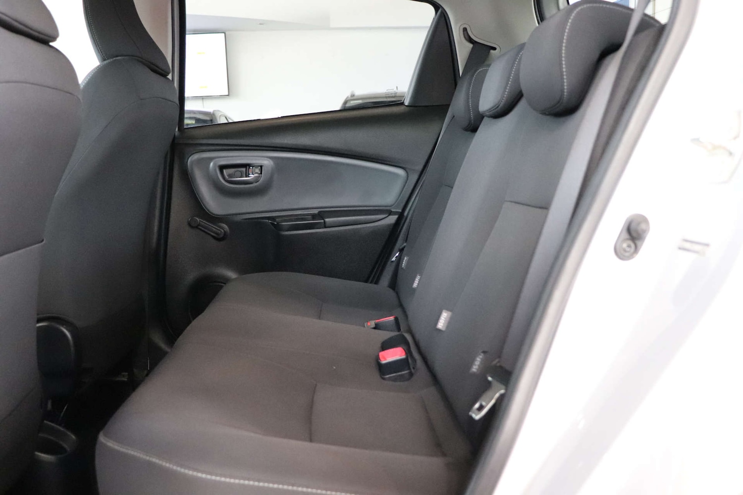 Used Toyota Yaris 2016 for sale - 76493575: Photo 38