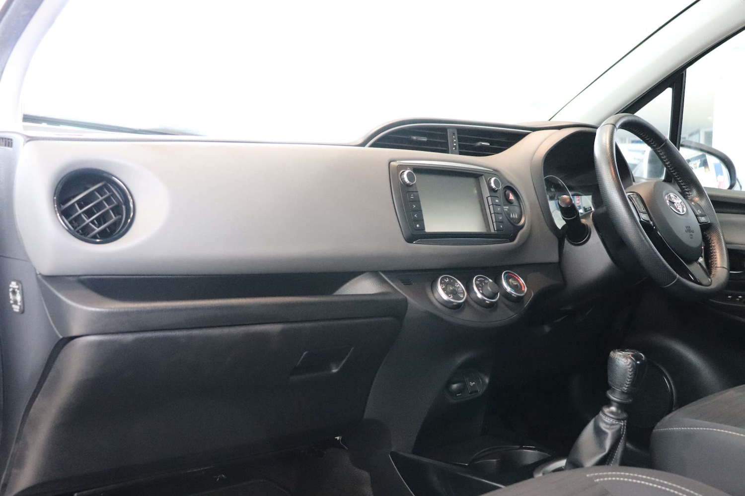 Used Toyota Yaris 2016 for sale - 76493575: Photo 4