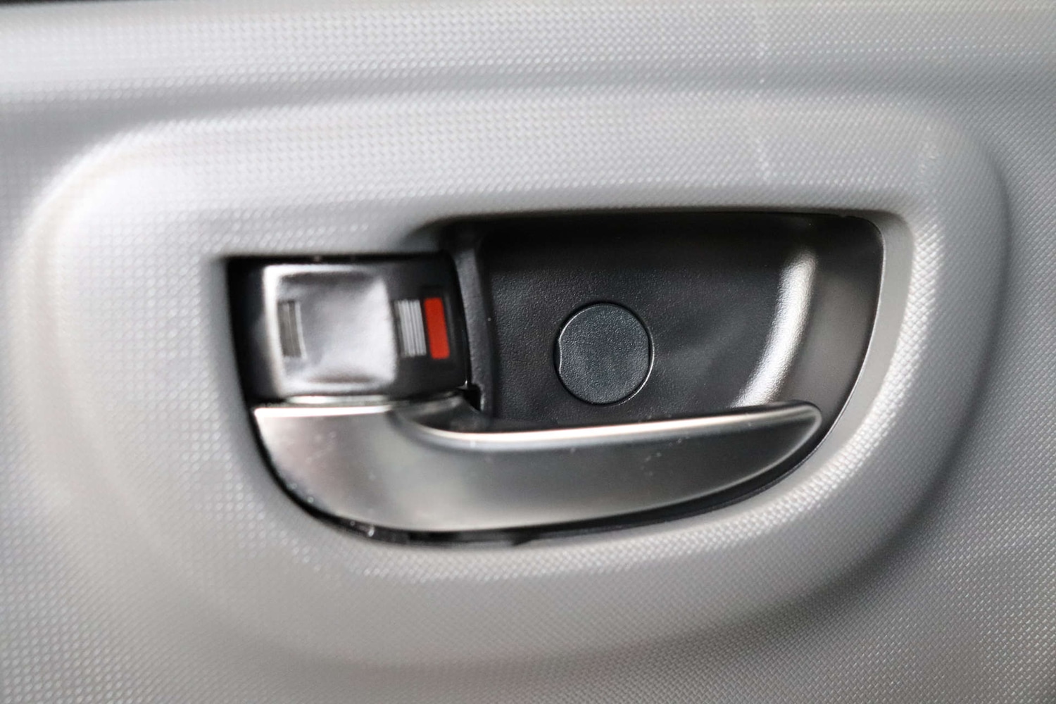 Used Toyota Yaris 2016 for sale - 76493575: Photo 41