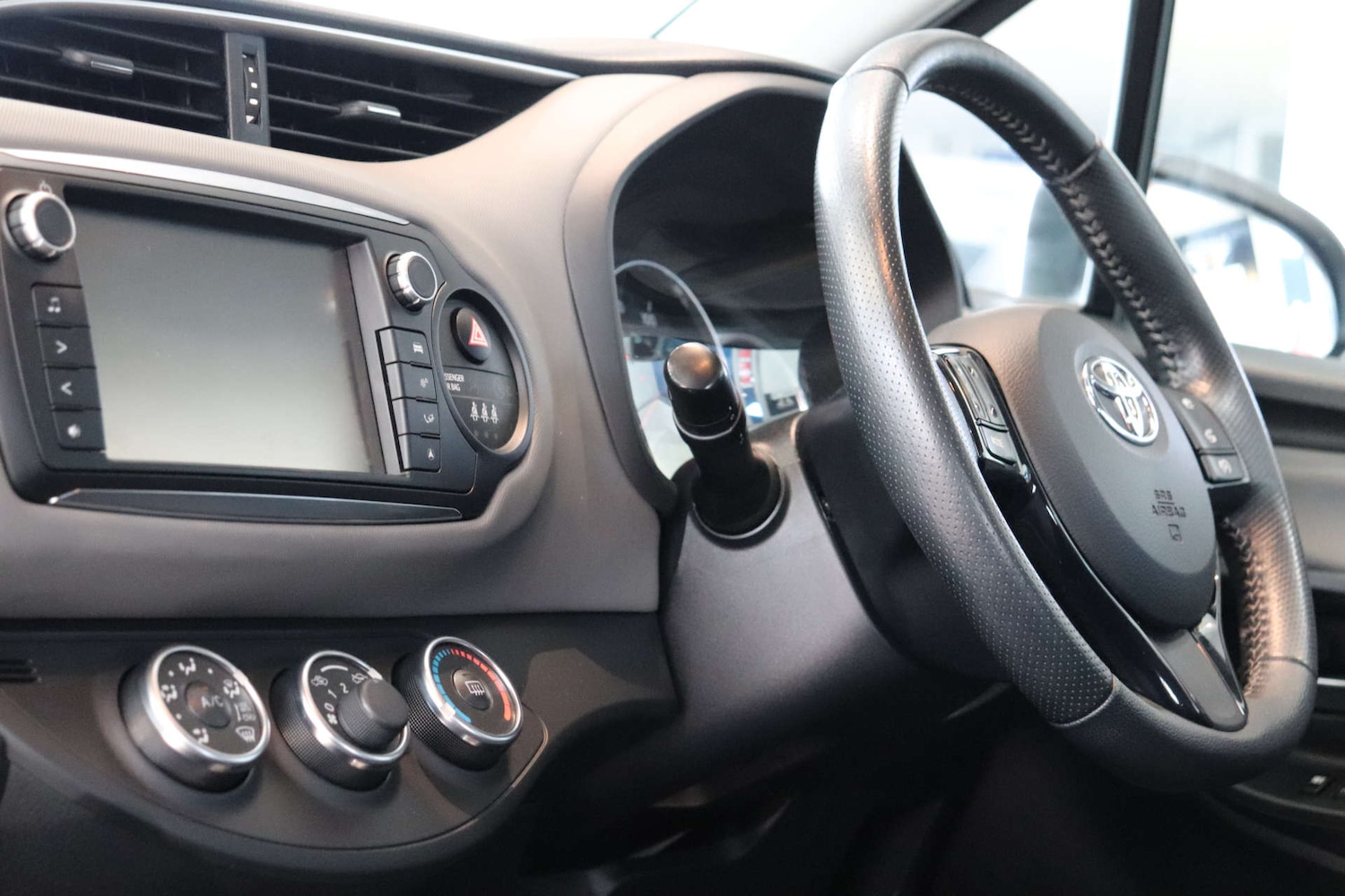 Used Toyota Yaris 2016 for sale - 76493575: Photo 44