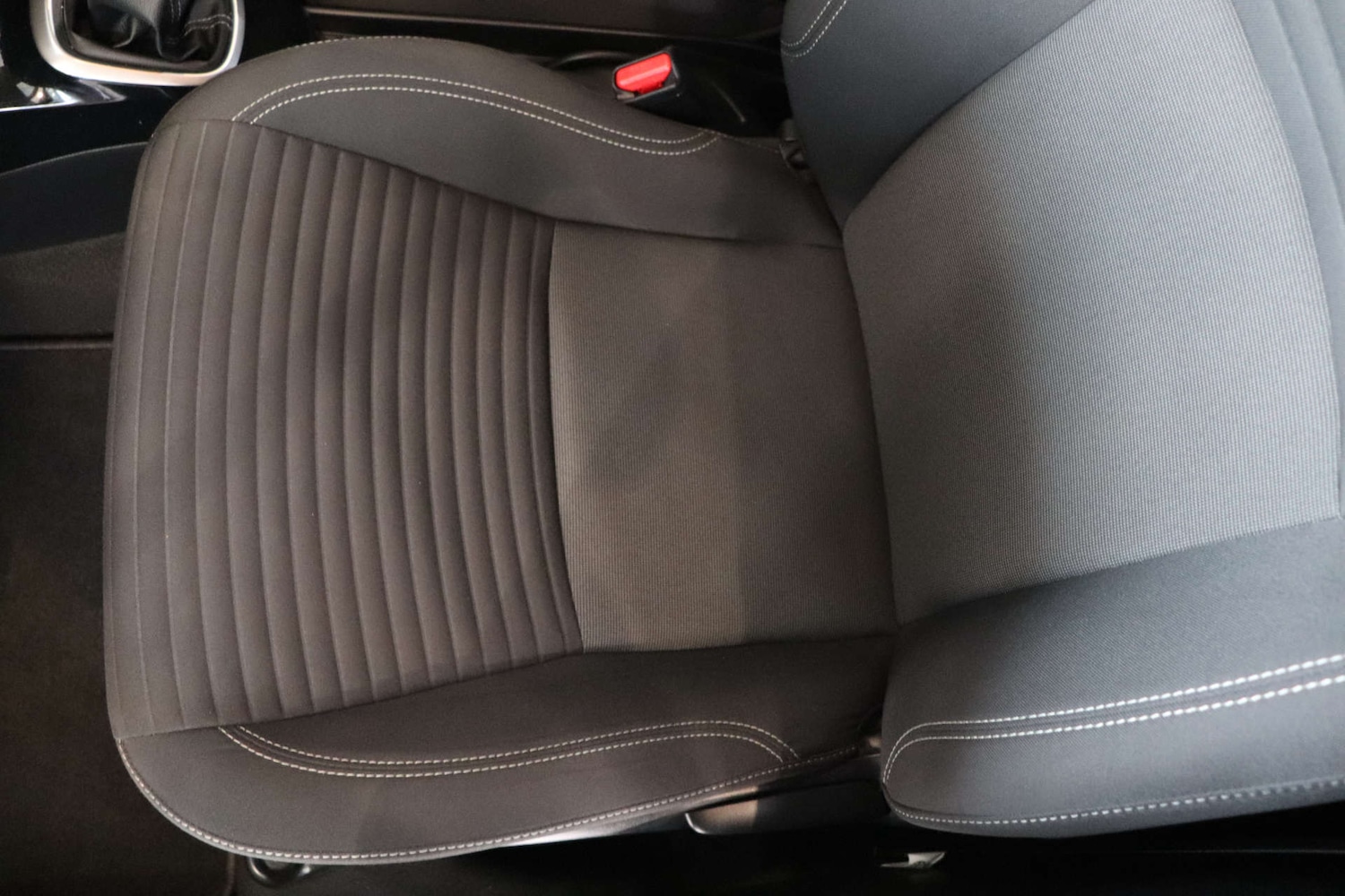 Used Toyota Yaris 2016 for sale - 76493575: Photo 47