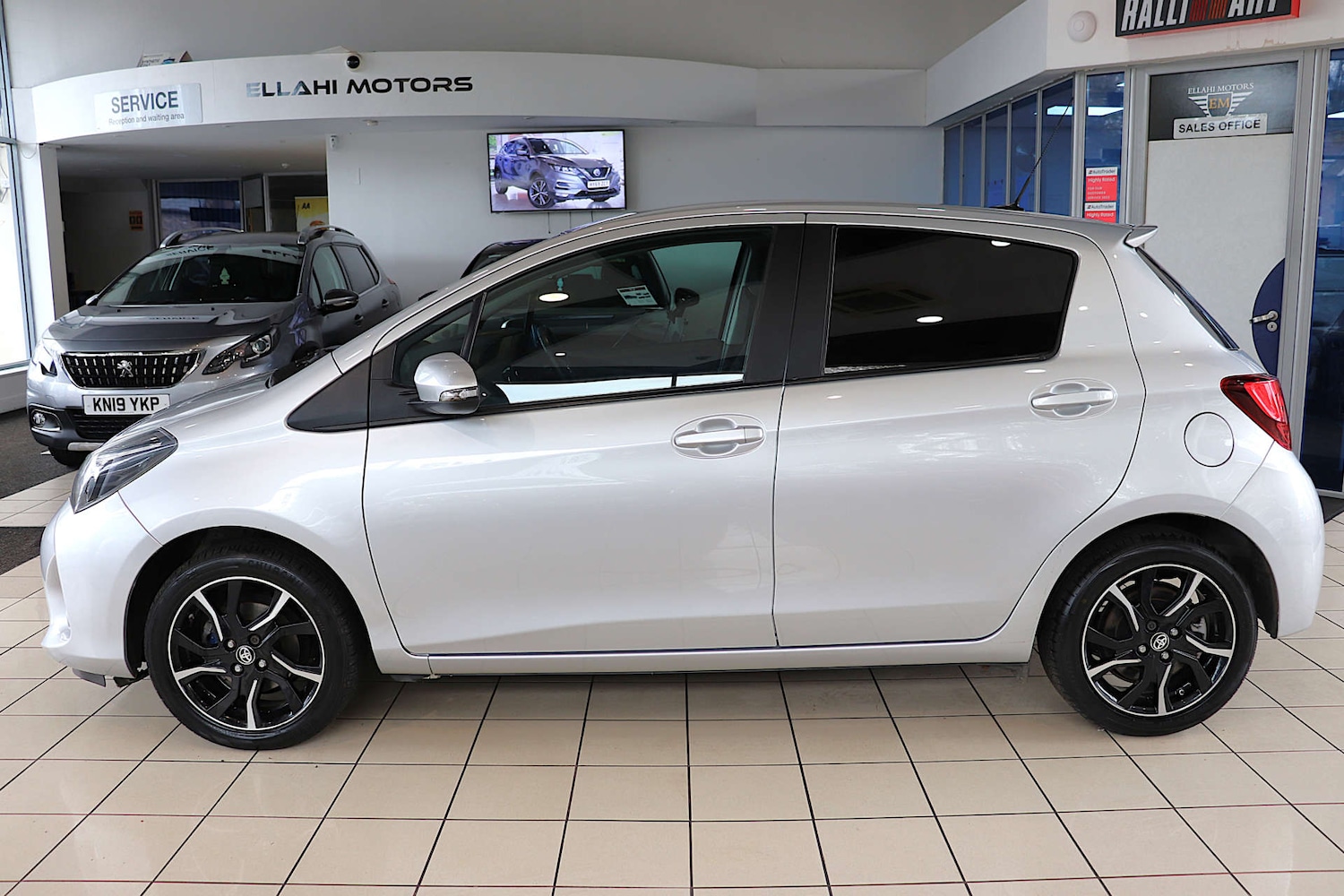 Used Toyota Yaris 2016 for sale - 76493575: Photo 5