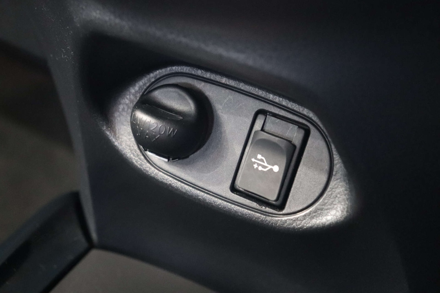 Used Toyota Yaris 2016 for sale - 76493575: Photo 57