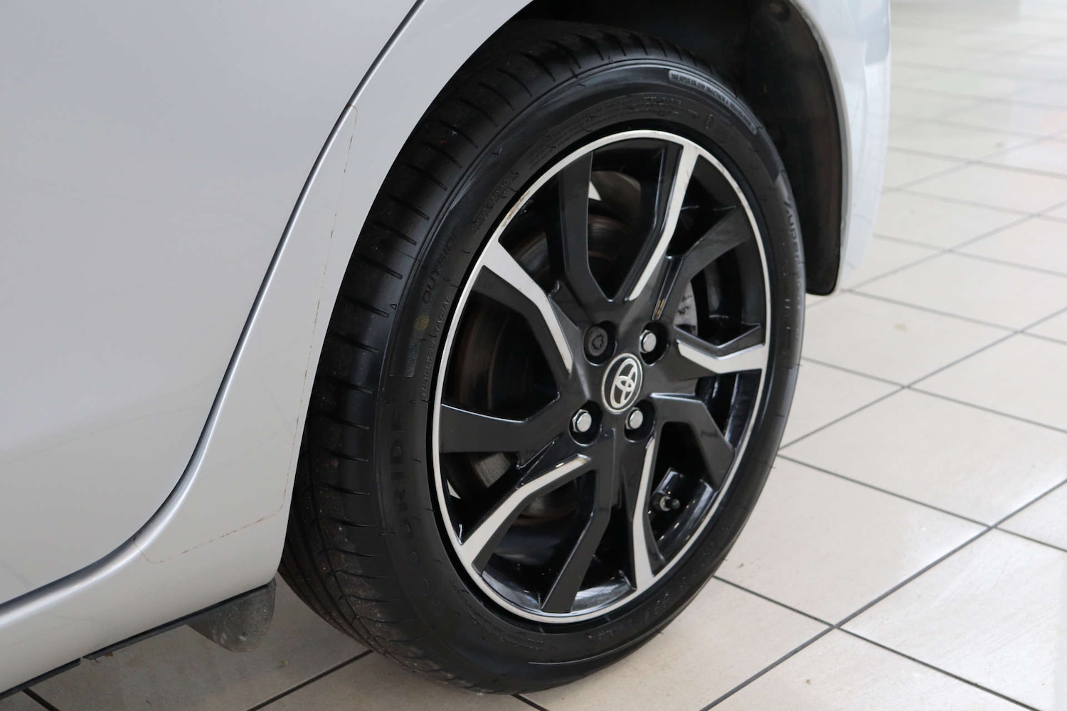 Used Toyota Yaris 2016 for sale - 76493575: Photo 88