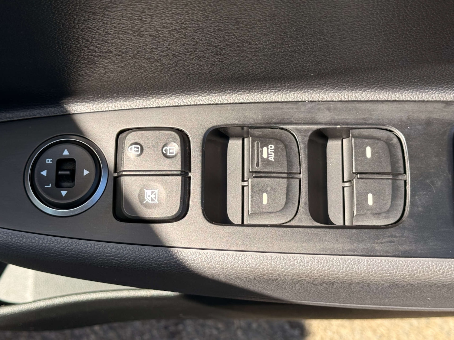 Used Hyundai i10 2018 for sale - 78218970: Photo 27