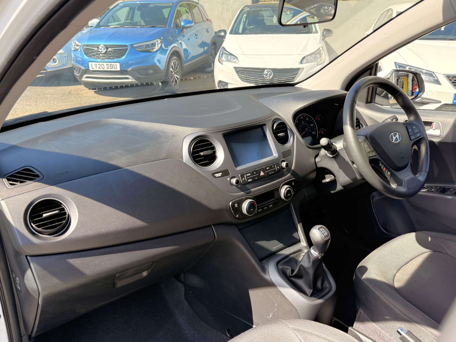 Used Hyundai i10 2018 for sale - 78218970: Photo 41