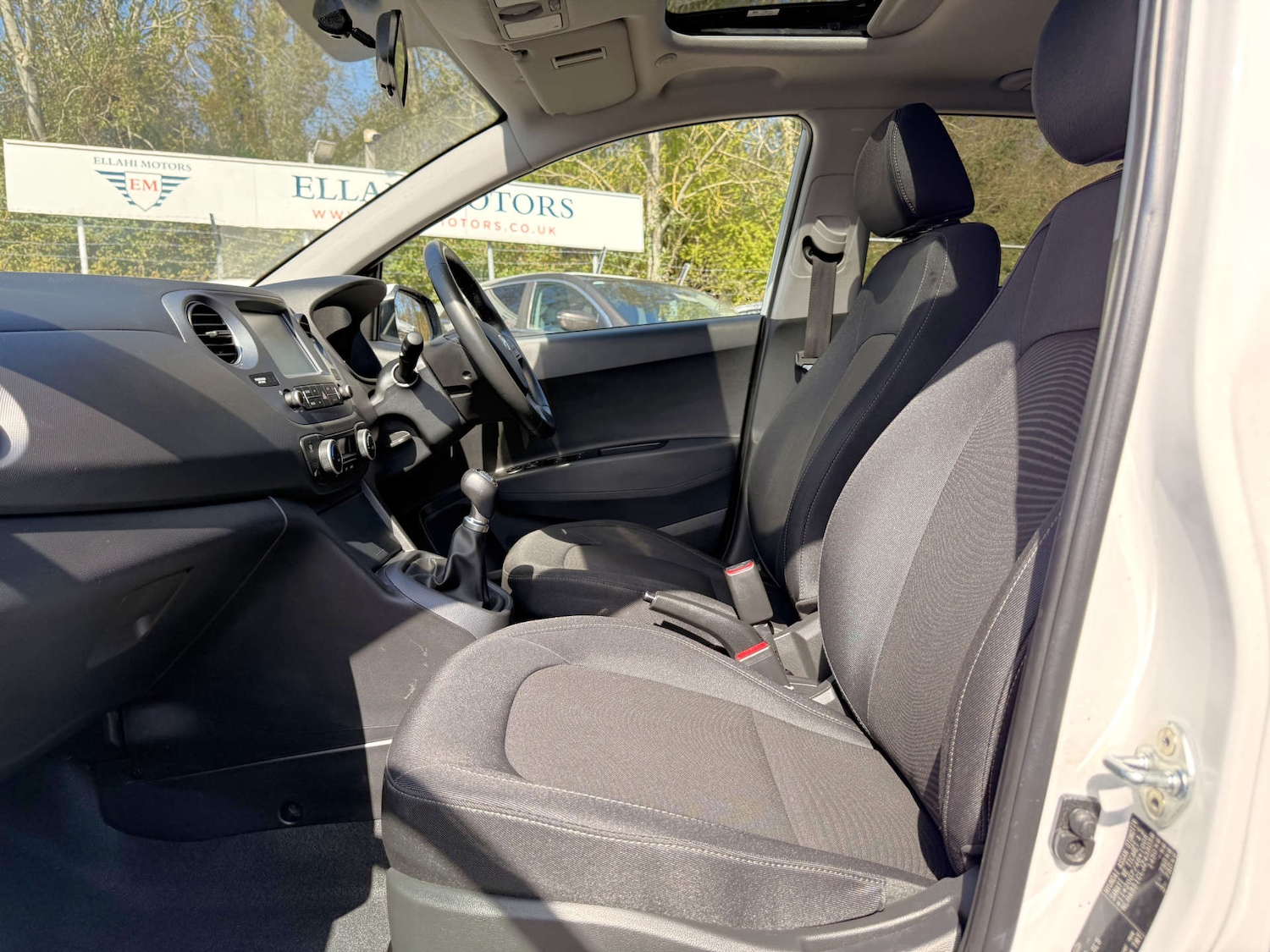 Used Hyundai i10 2018 for sale - 78218970: Photo 44