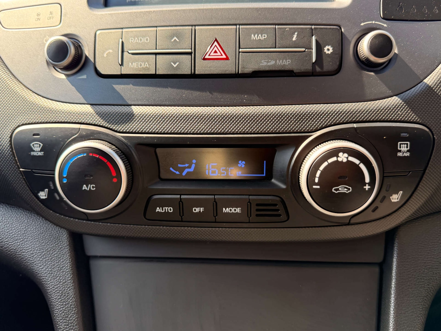 Used Hyundai i10 2018 for sale - 78218970: Photo 54