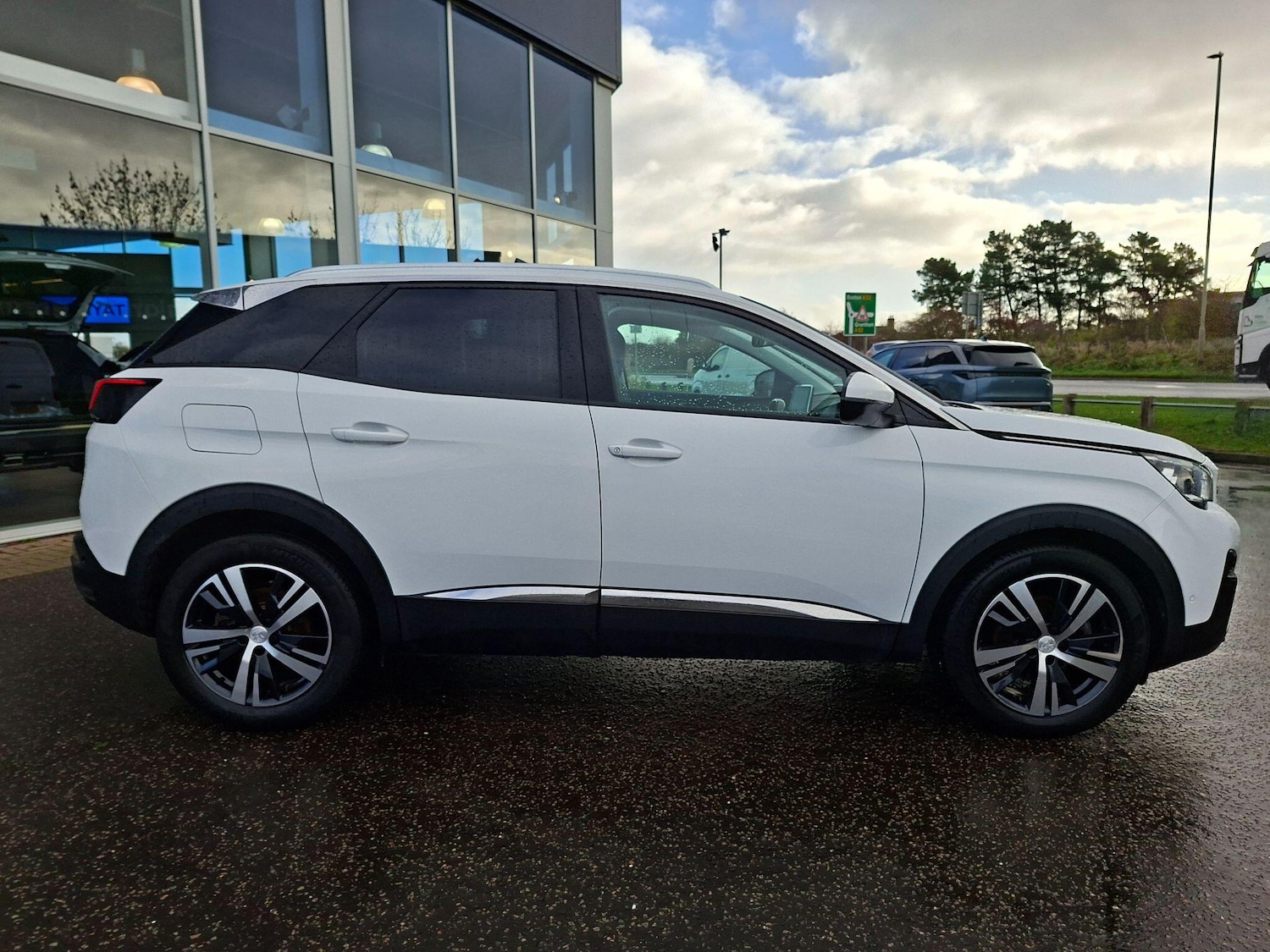 Used Peugeot 3008 2020 for sale - 77413280: Photo 2