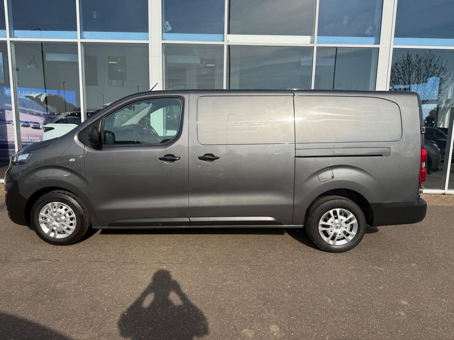 Used Vauxhall Vivaro 2021 for sale - 77994429: Photo 2
