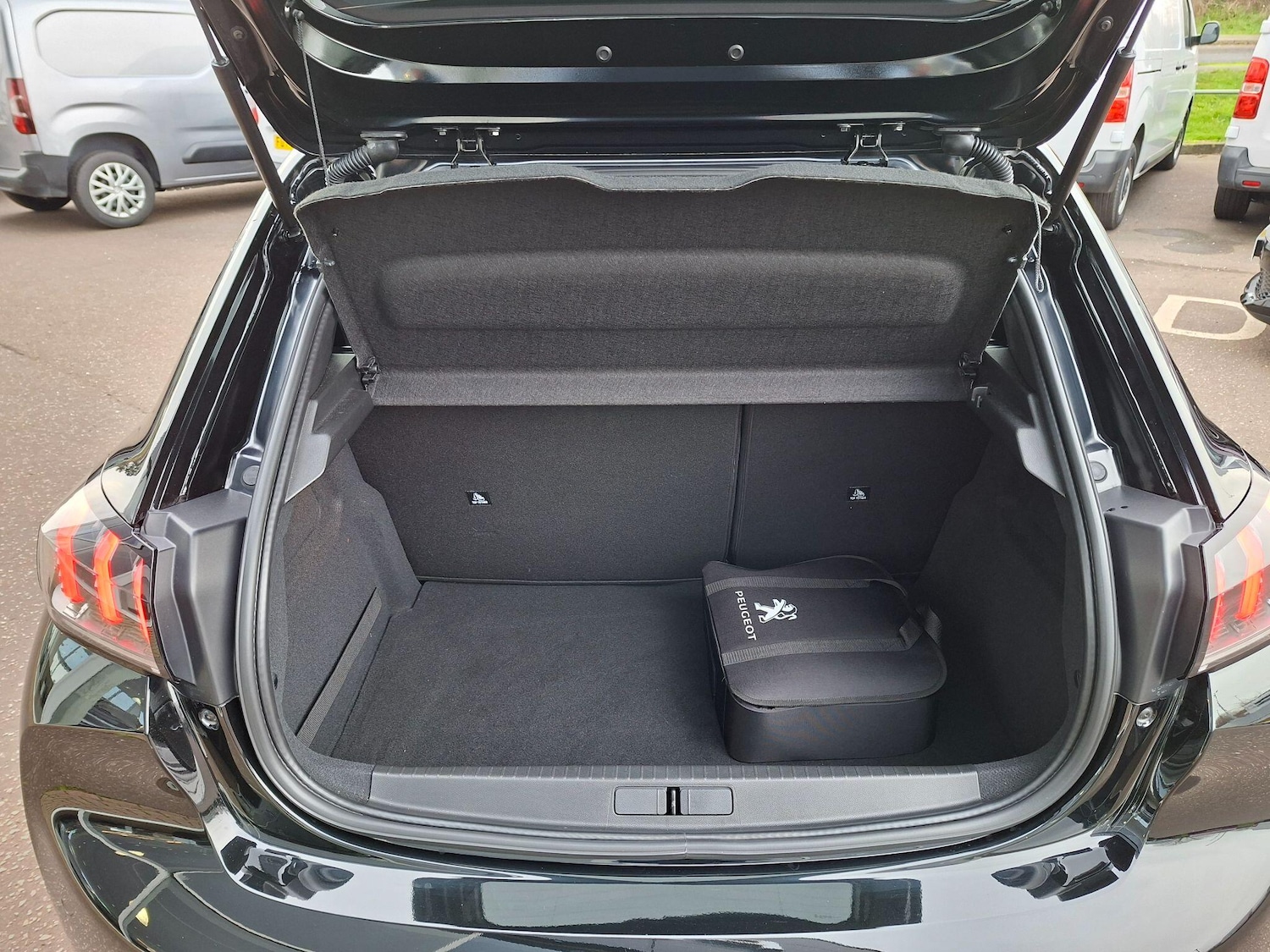 Used Peugeot 208 2021 for sale - 77411848: Photo 48