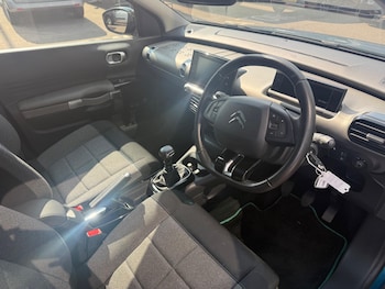 Used Citroen C4 Cactus 2018 for sale - 79452394: Photo