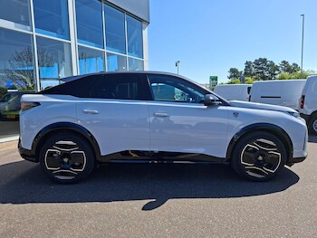 Used Peugeot E-3008 2024 for sale - 78361529: Photo