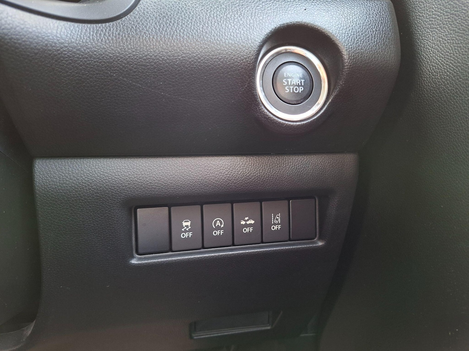 Used Suzuki Swift 2018 for sale - 77993481: Photo 30