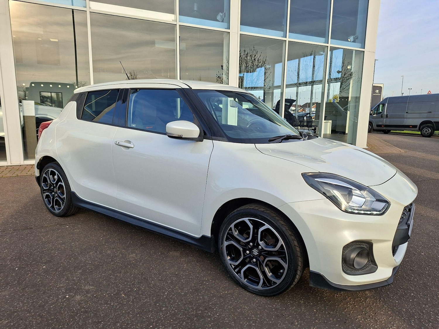 Used Suzuki Swift 2018 for sale - 77993481: Photo 5