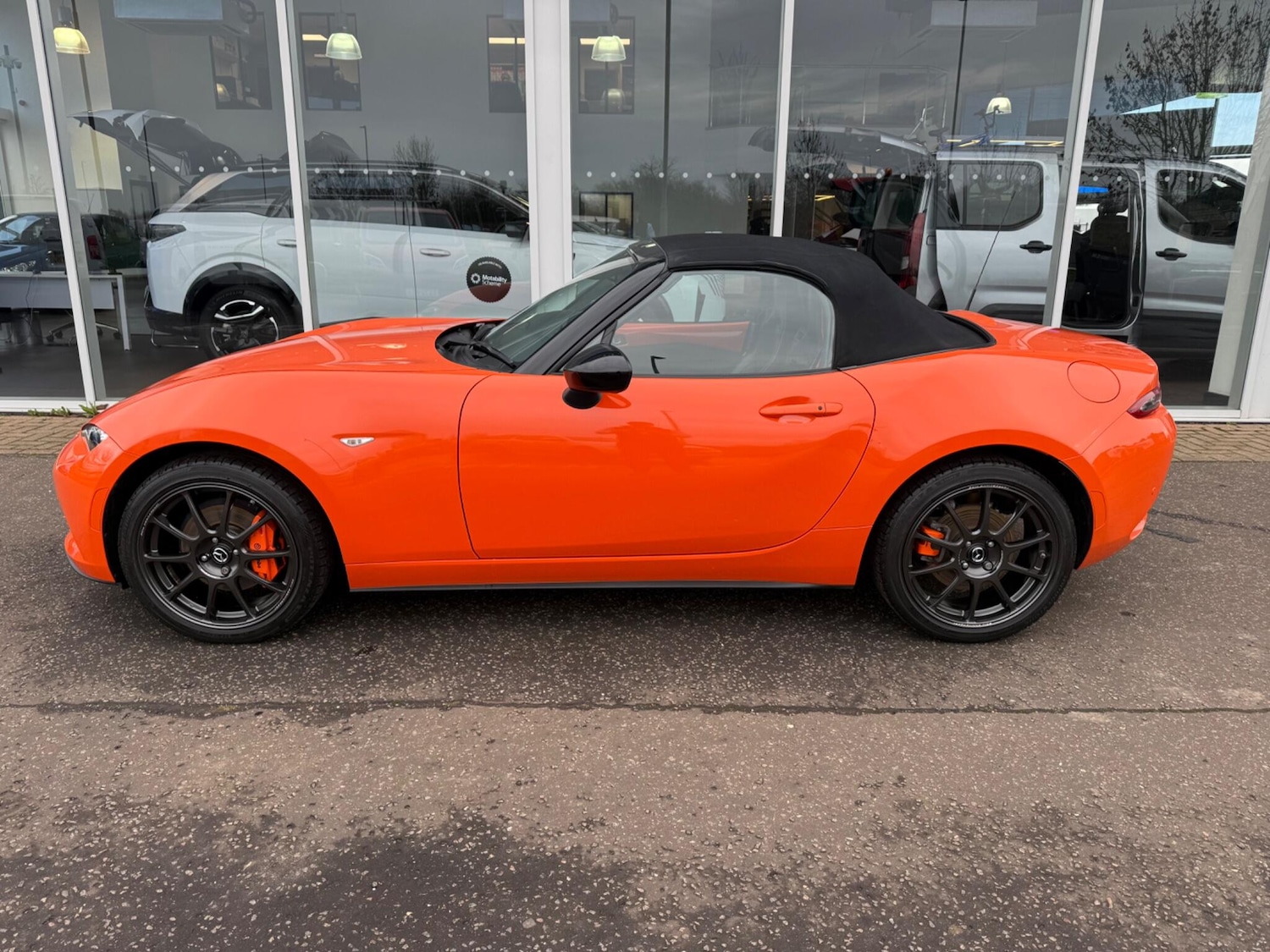 Used Mazda MX-5 2019 for sale - 77625208: Photo 2
