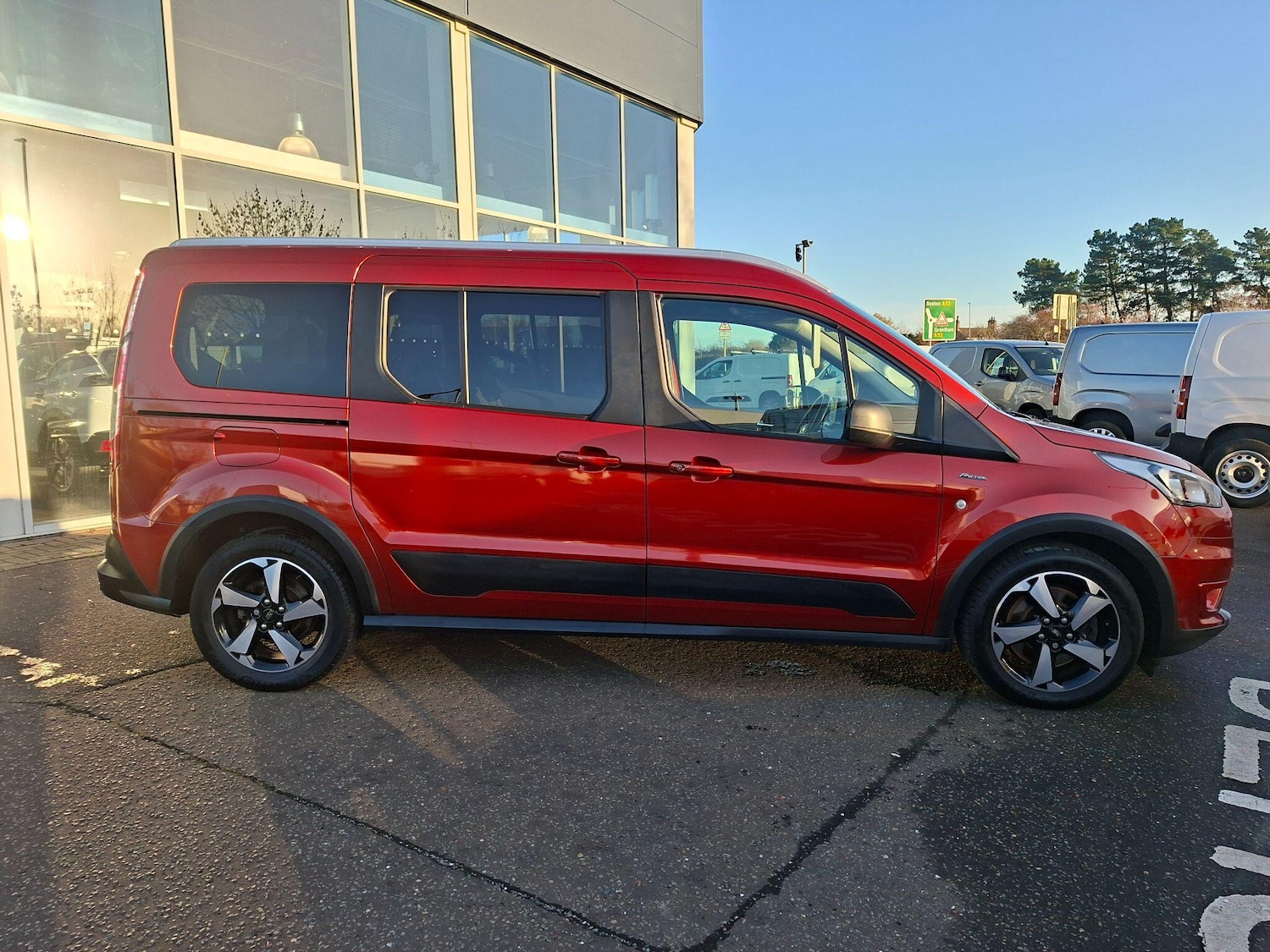 Used Ford Grand Tourneo Connect 2022 for sale - 77413276: Photo 2