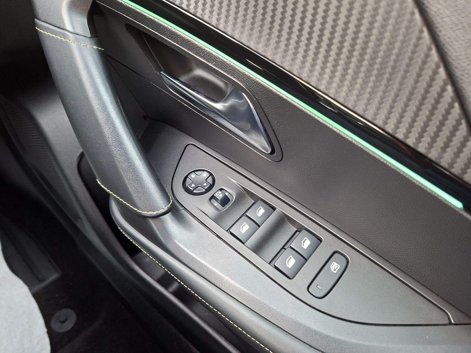 Used Peugeot 2008 2021 for sale - 77413293: Photo 27