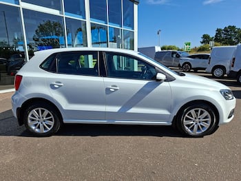 Used Volkswagen Polo 2015 for sale - 79658403: Photo