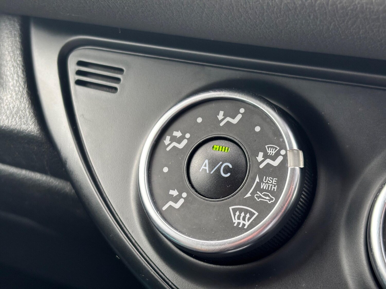 Used Toyota Yaris 2017 for sale - 77413300: Photo 26