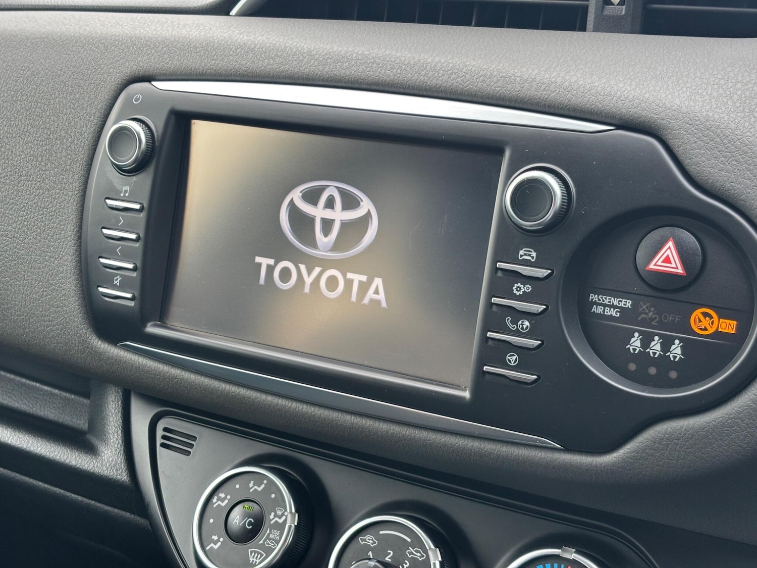 Used Toyota Yaris 2017 for sale - 77413300: Photo 35