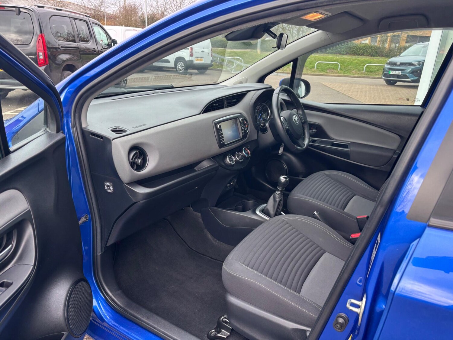 Used Toyota Yaris 2017 for sale - 77413300: Photo 44