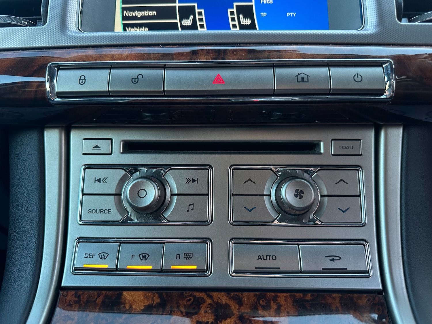 Used Jaguar XF 2011 for sale - 77069393: Photo 24