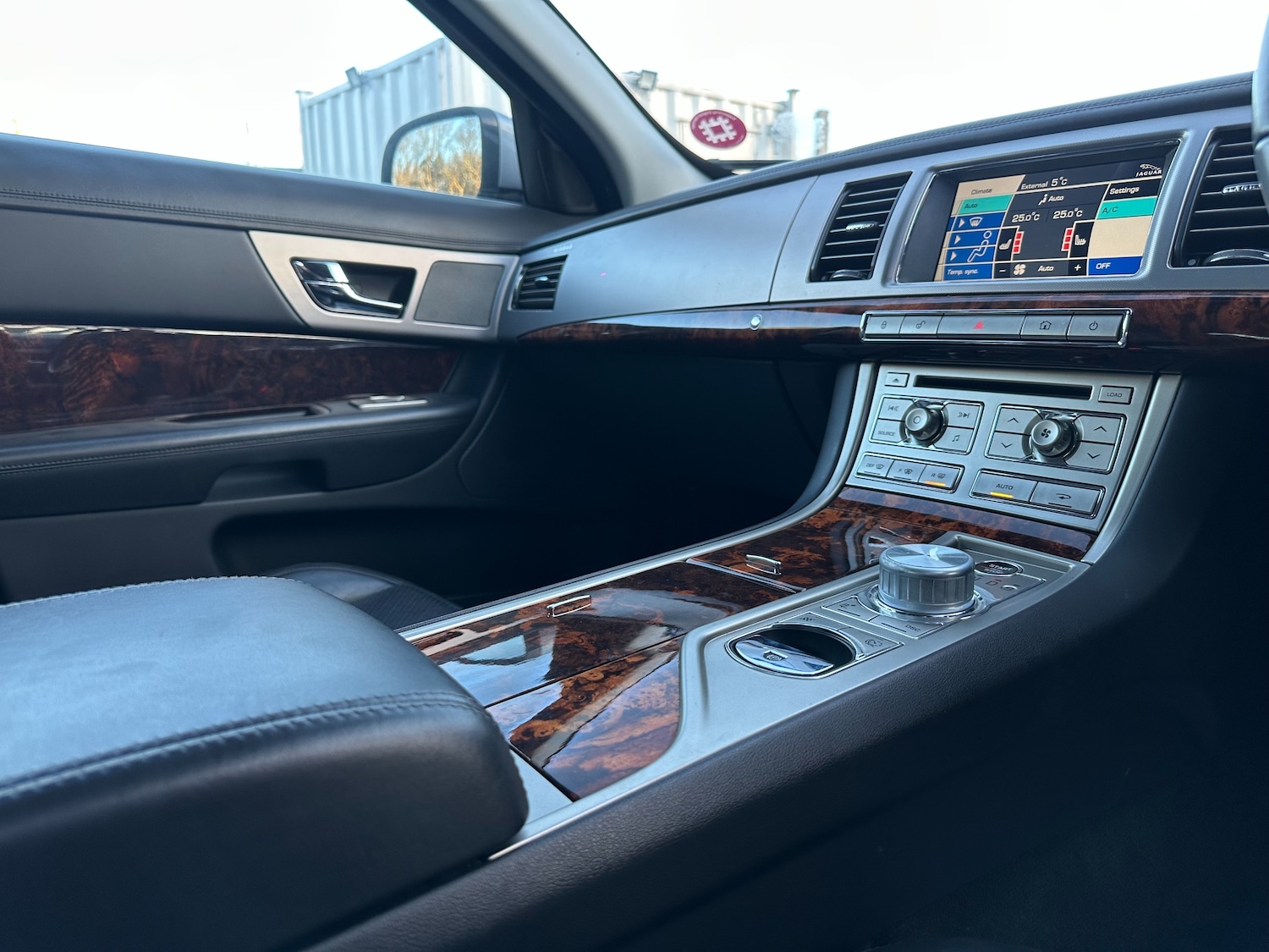 Used Jaguar XF 2011 for sale - 77069393: Photo 34