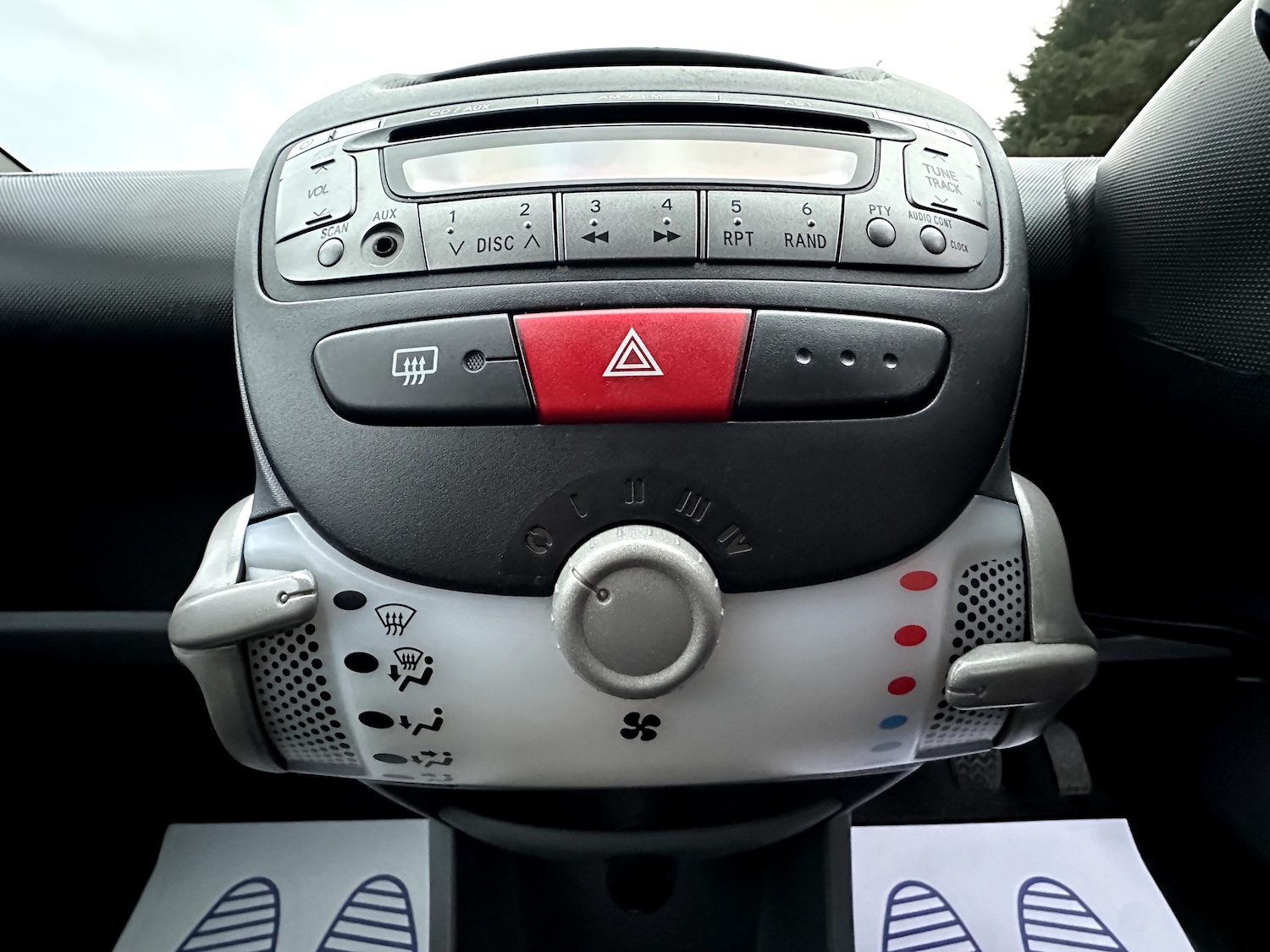 Used Peugeot 107 2011 for sale - 76731735: Photo 13