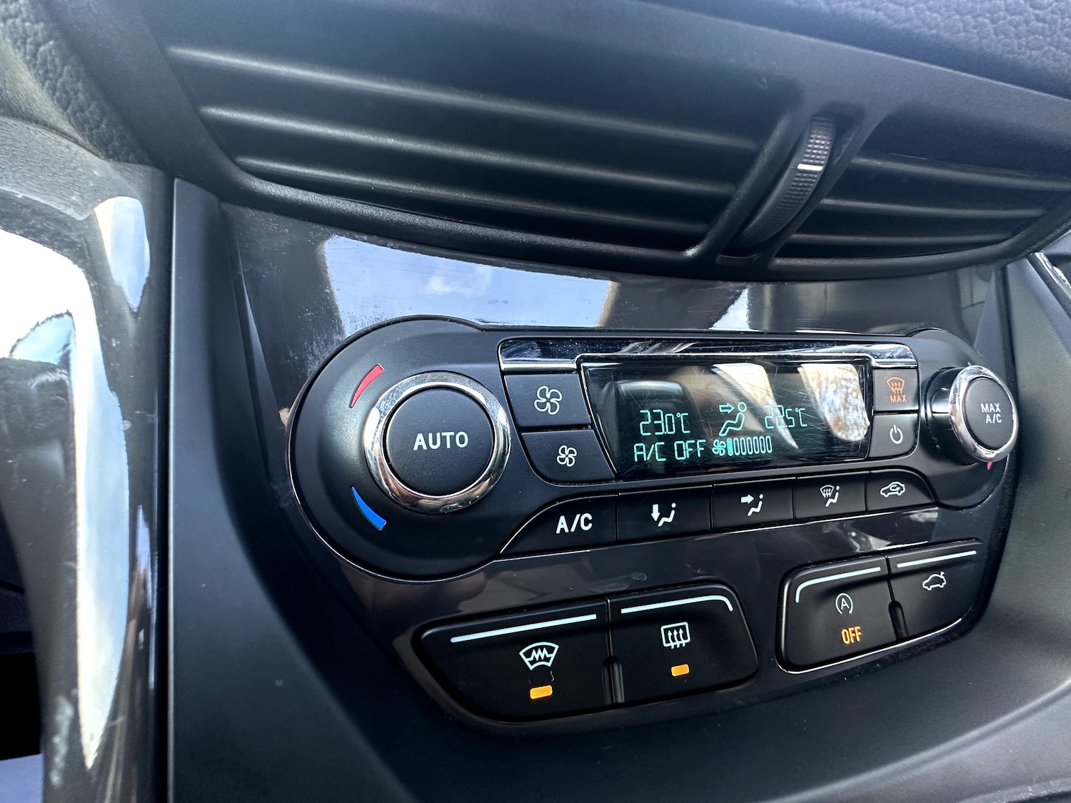 Used Ford Kuga 2015 for sale - 76905200: Photo 25