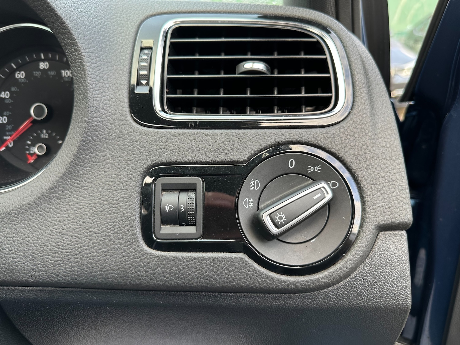 Used Volkswagen Polo 2016 for sale - 76941416: Photo 33