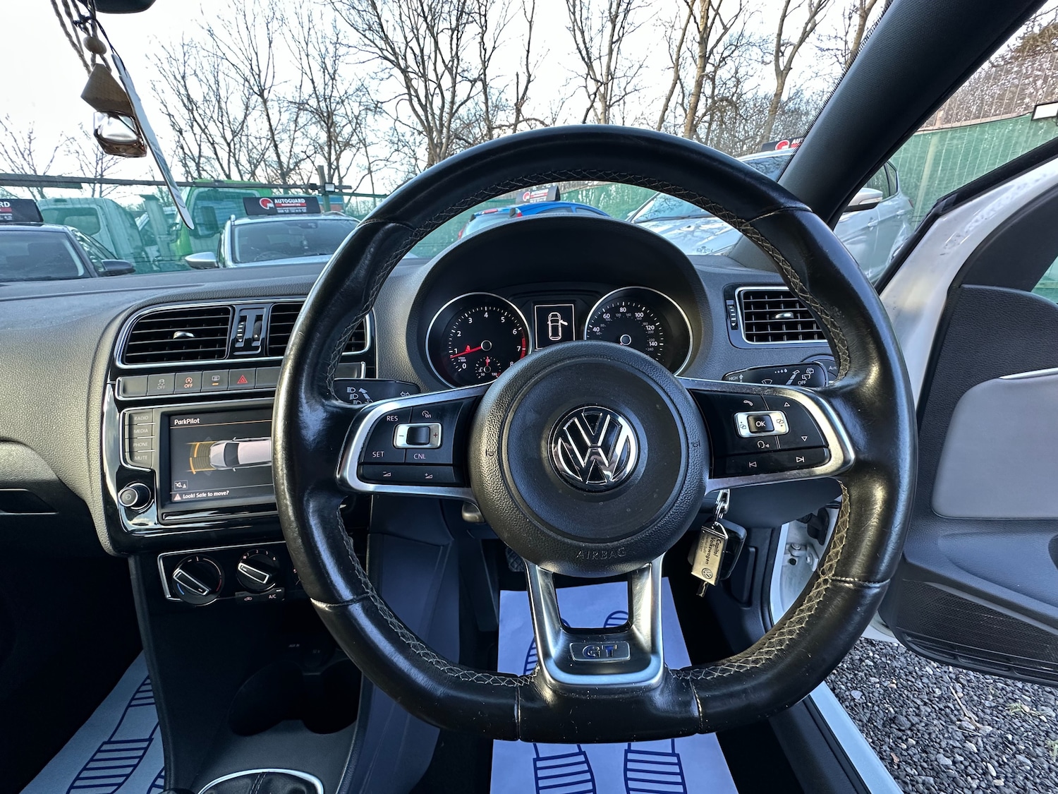 Used Volkswagen Polo 2015 for sale - 76937663: Photo 12