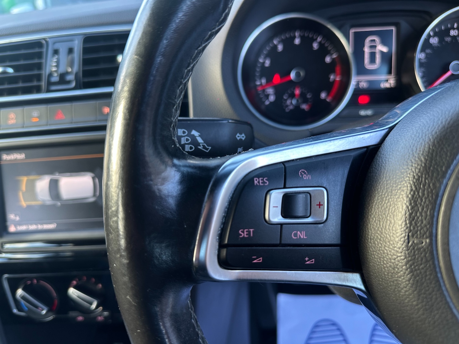 Used Volkswagen Polo 2015 for sale - 76937663: Photo 13