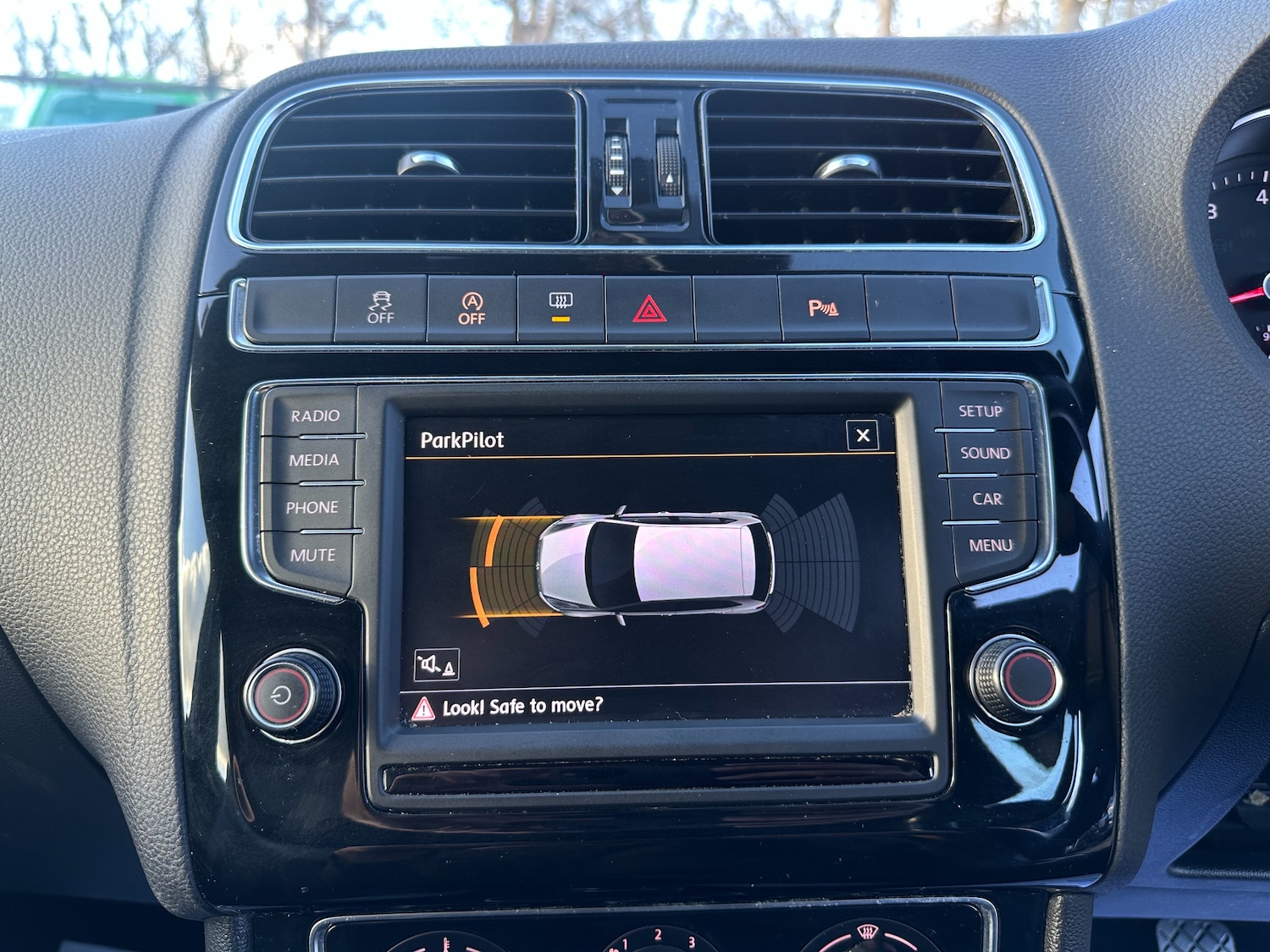 Used Volkswagen Polo 2015 for sale - 76937663: Photo 17