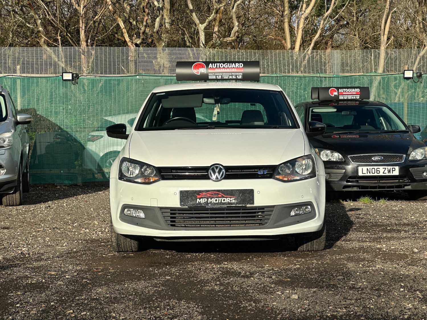 Used Volkswagen Polo 2015 for sale - 76937663: Photo 2