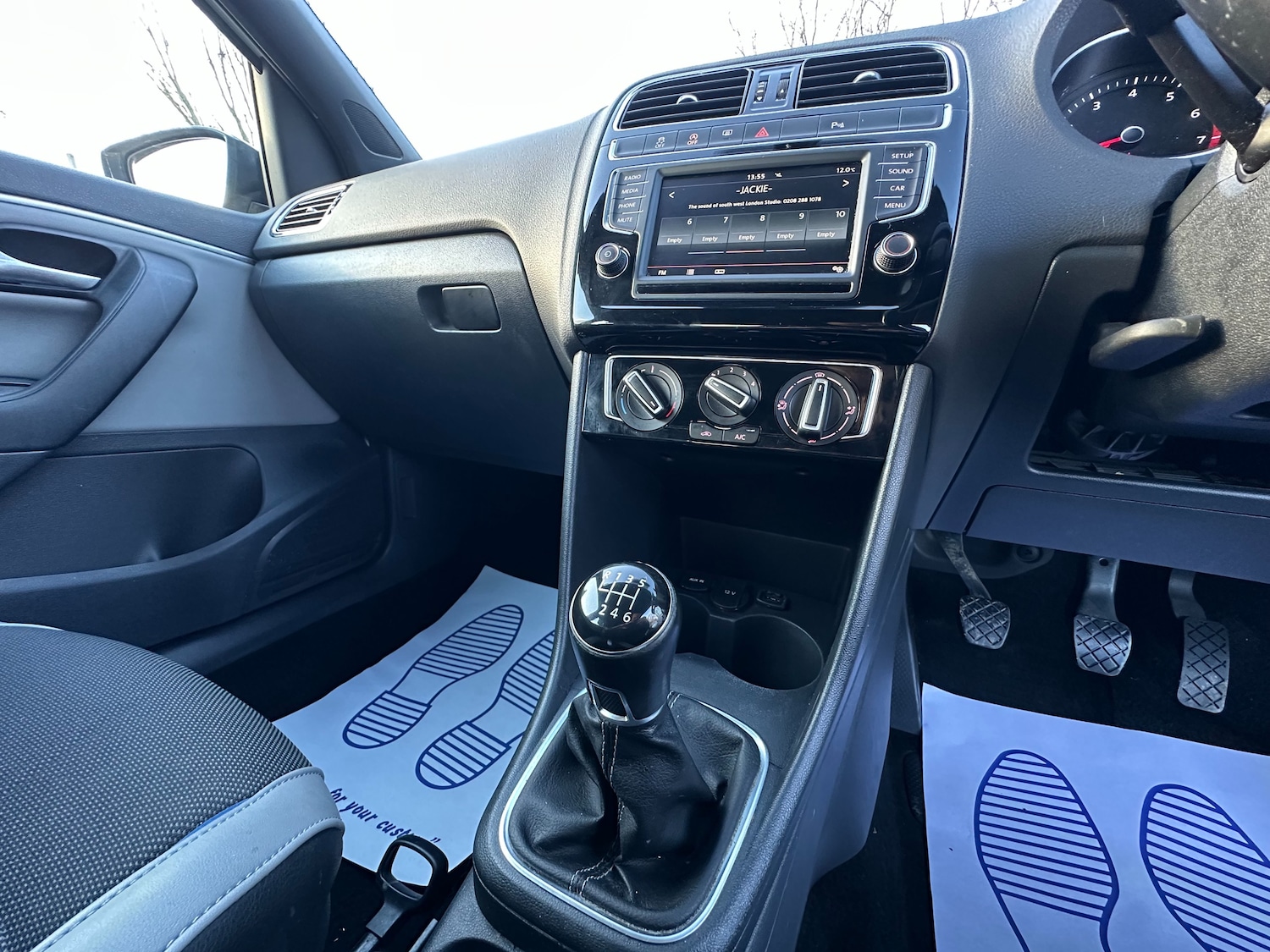 Used Volkswagen Polo 2015 for sale - 76937663: Photo 24