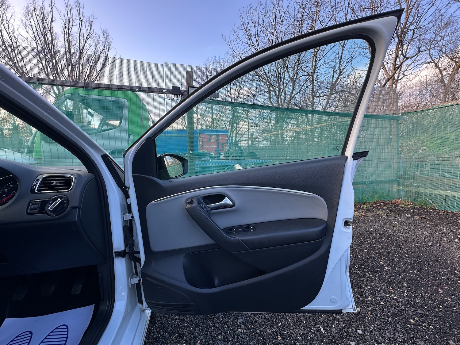 Used Volkswagen Polo 2015 for sale - 76937663: Photo 33