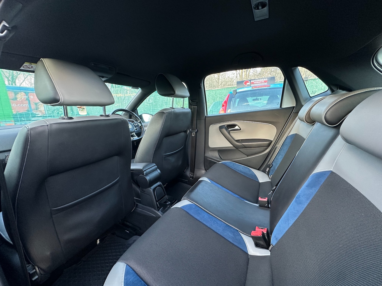 Used Volkswagen Polo 2015 for sale - 76937663: Photo 45