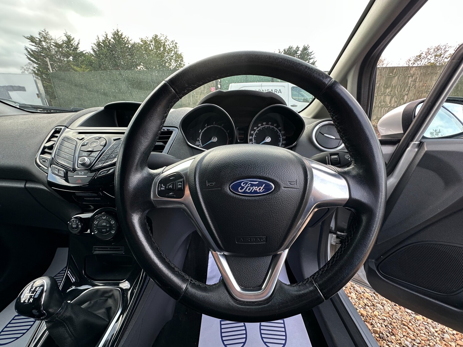 Used Ford Fiesta 2015 for sale - 76534997: Photo 13