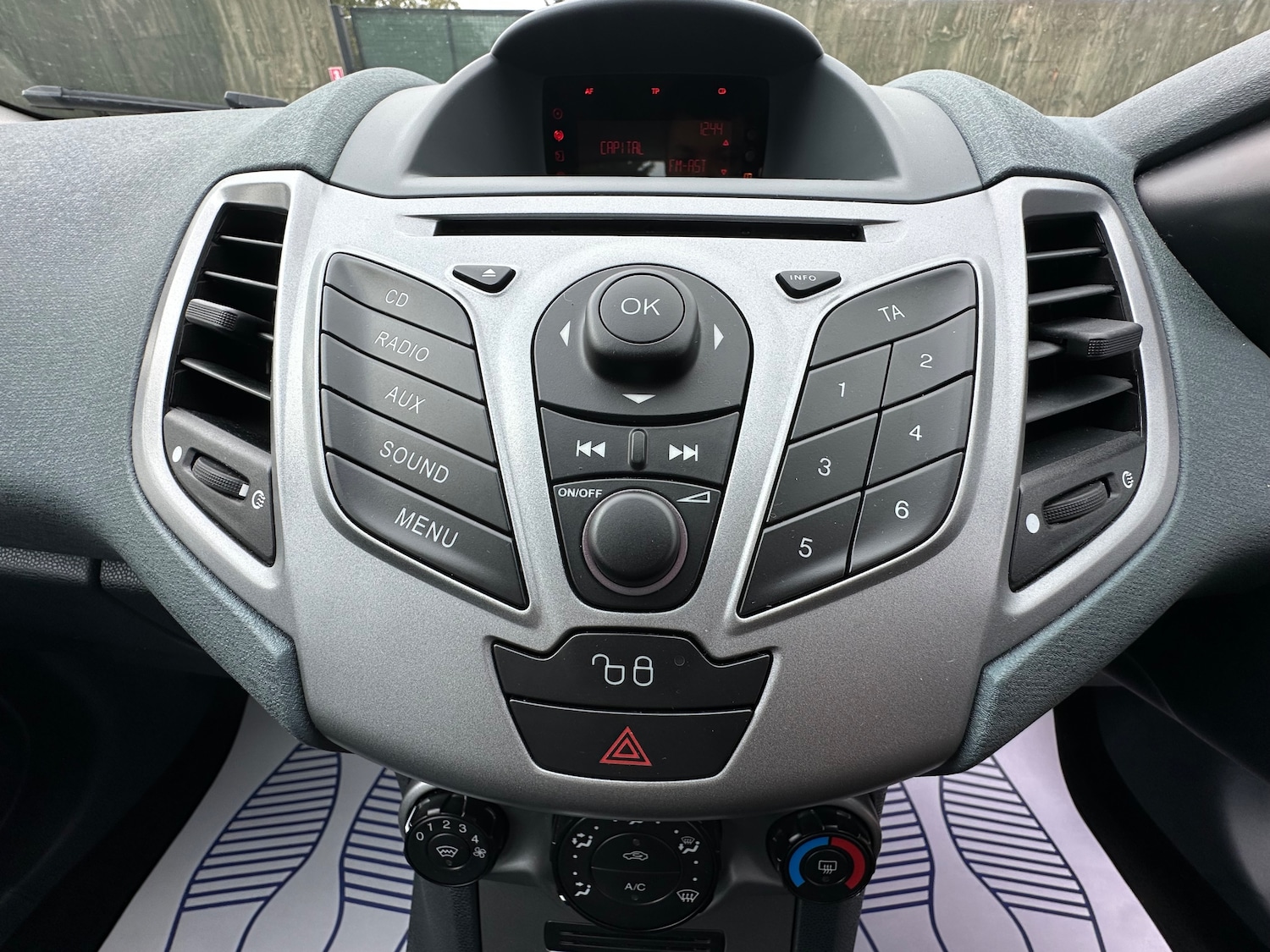 Used Ford Fiesta 2009 for sale - 76535006: Photo 14