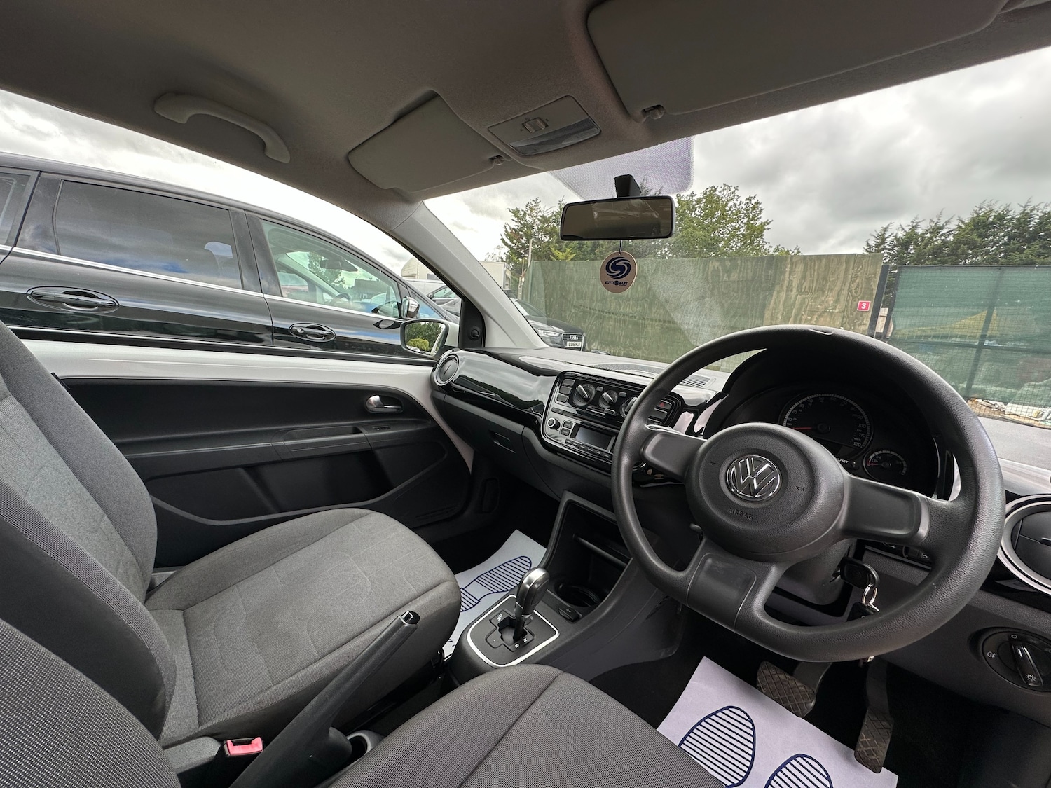 Used Volkswagen up! 2013 for sale - 77020266: Photo 10